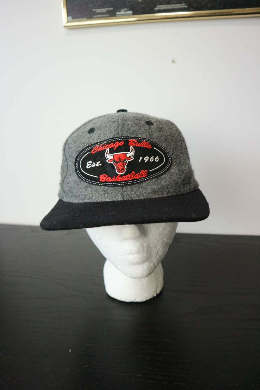 Vintage Sports Specialties Double Script Chicago Bulls Strap Back Hat NBA Felt